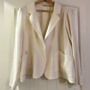 Chicos Lightweight Jacket.  Size 1 ( size 8).